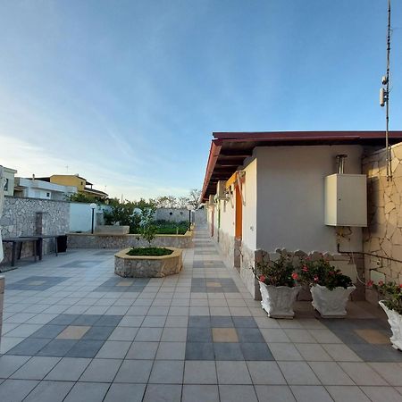 Oltremare Hotel Vignacastrisi Bagian luar foto