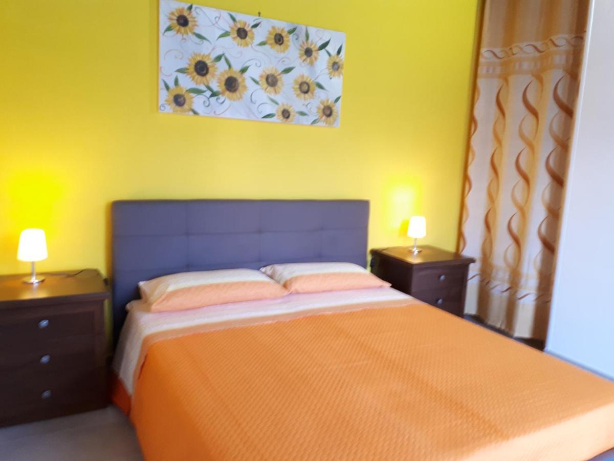 Oltremare Hotel Vignacastrisi Bagian luar foto