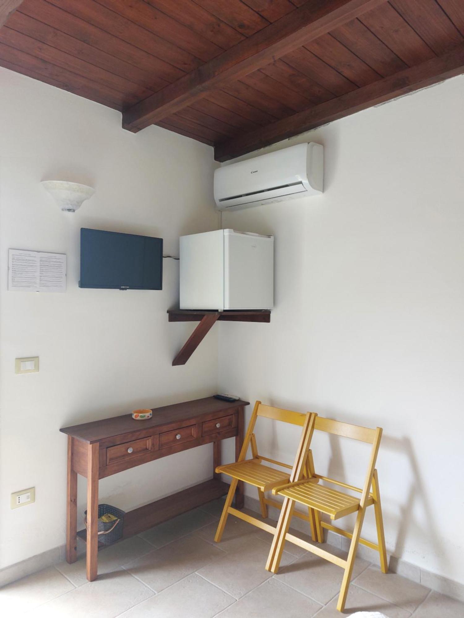 Oltremare Hotel Vignacastrisi Bagian luar foto