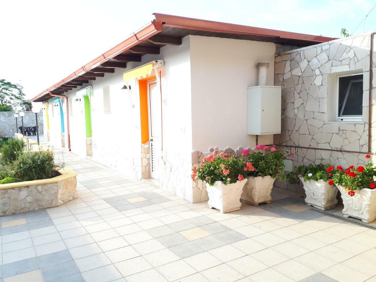 Oltremare Hotel Vignacastrisi Bagian luar foto