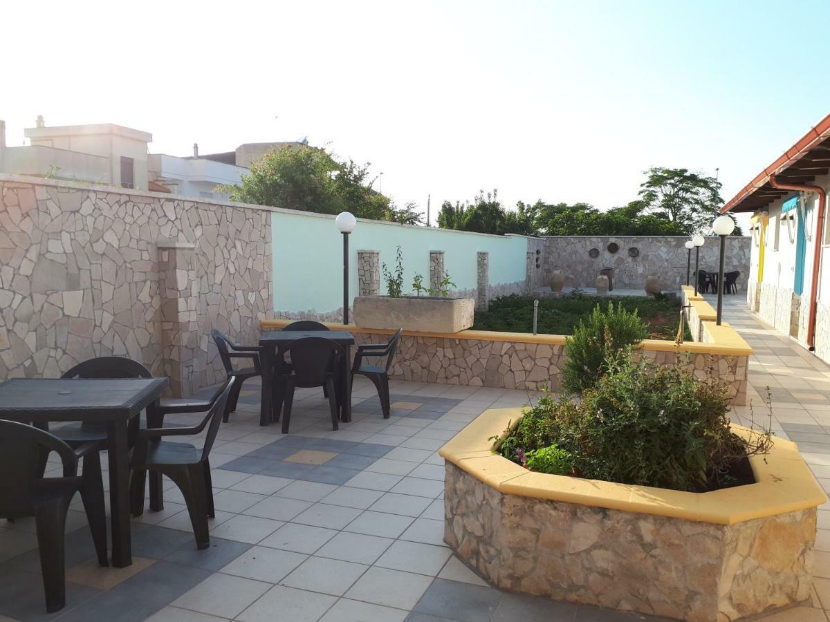 Oltremare Hotel Vignacastrisi Bagian luar foto